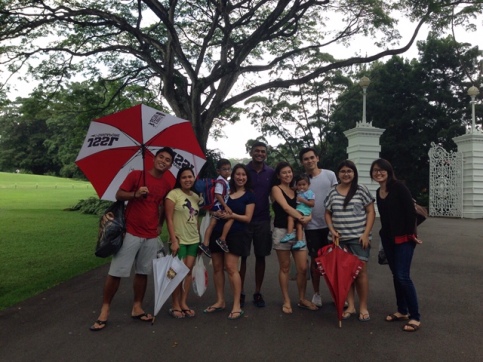 Family pic before entering the Istana 